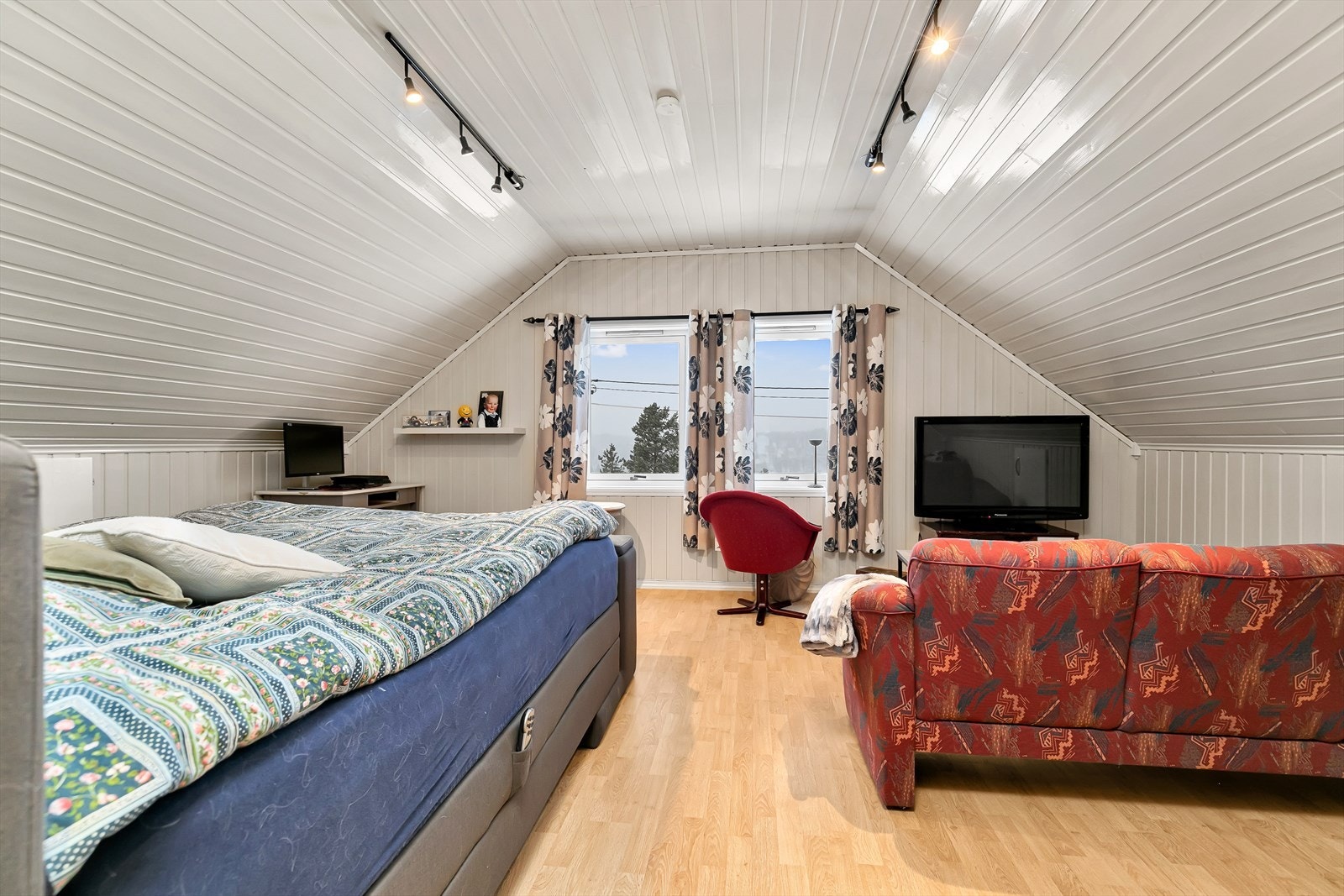 2. etasje - Soverom 5. Boligen har totalt 5 soverom Galleribilde