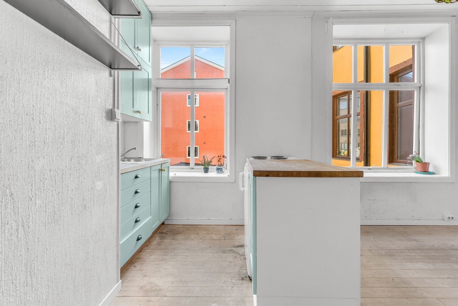 Åpen stue-kjøkken løsning. Galleribilde