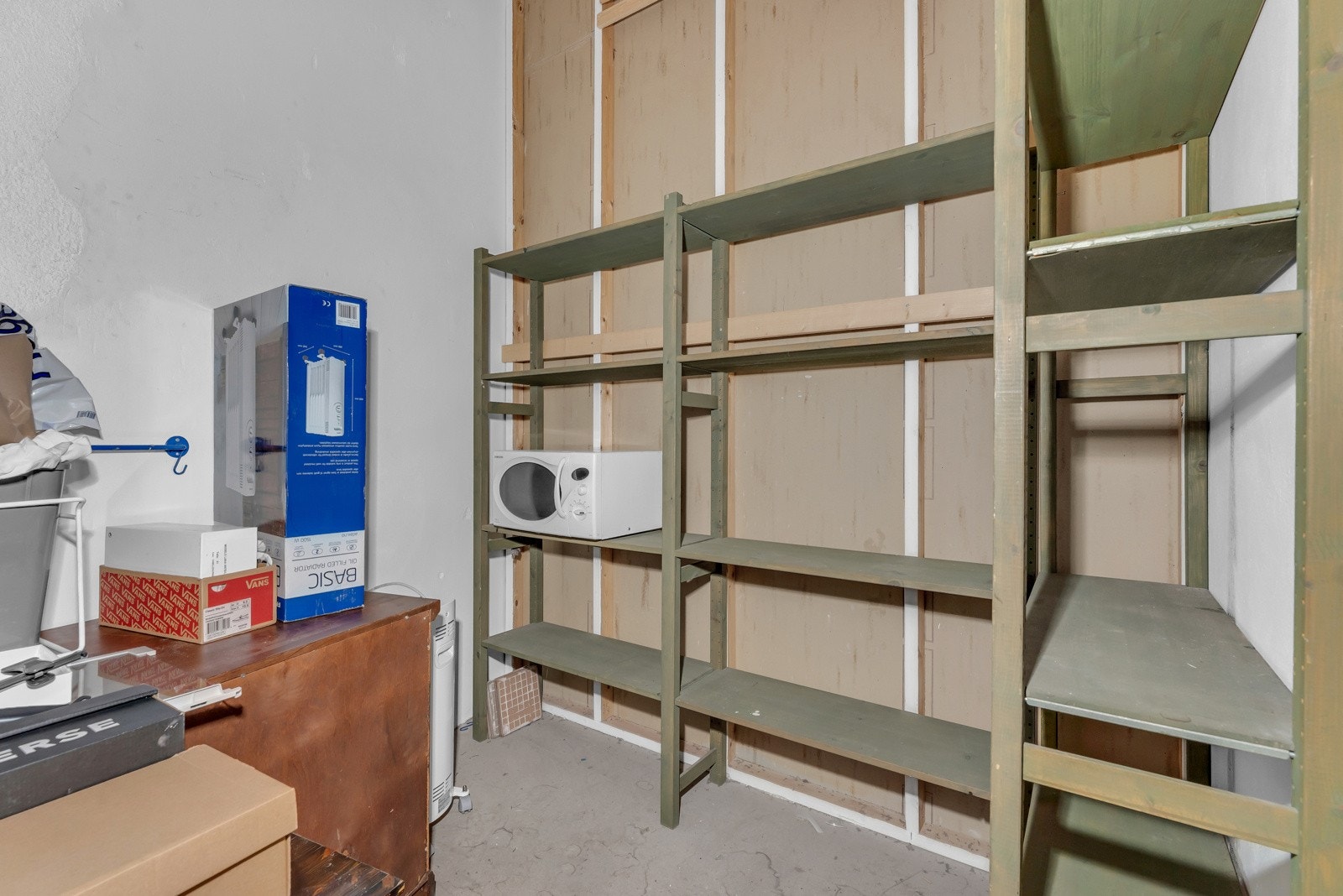 Bod i samme etasje, vegg i vegg med stue. Galleribilde