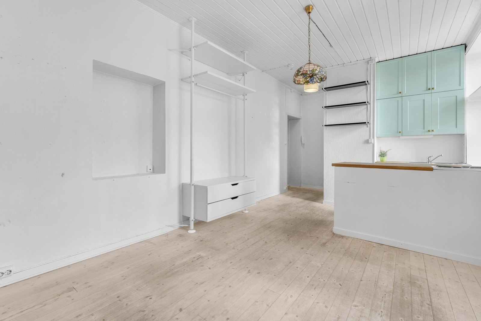 Åpen løsning stue-kjøkken. Galleribilde