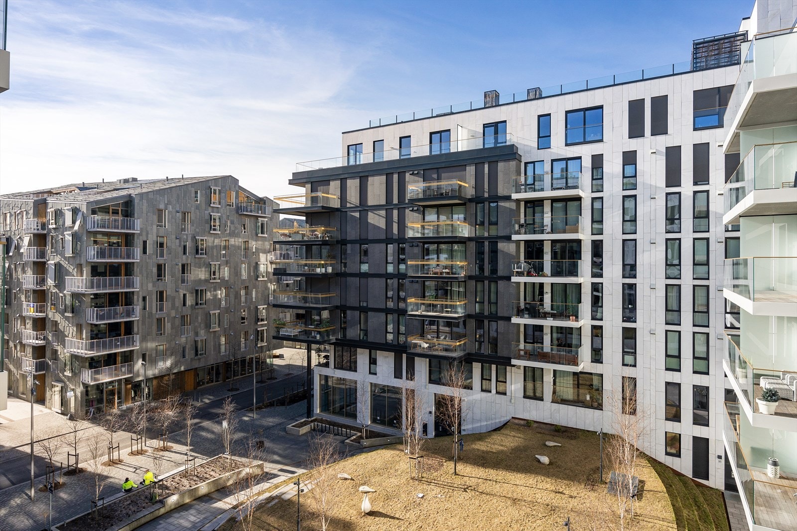 Begge soverommene vender inn mot et hyggelig atrium. Galleribilde