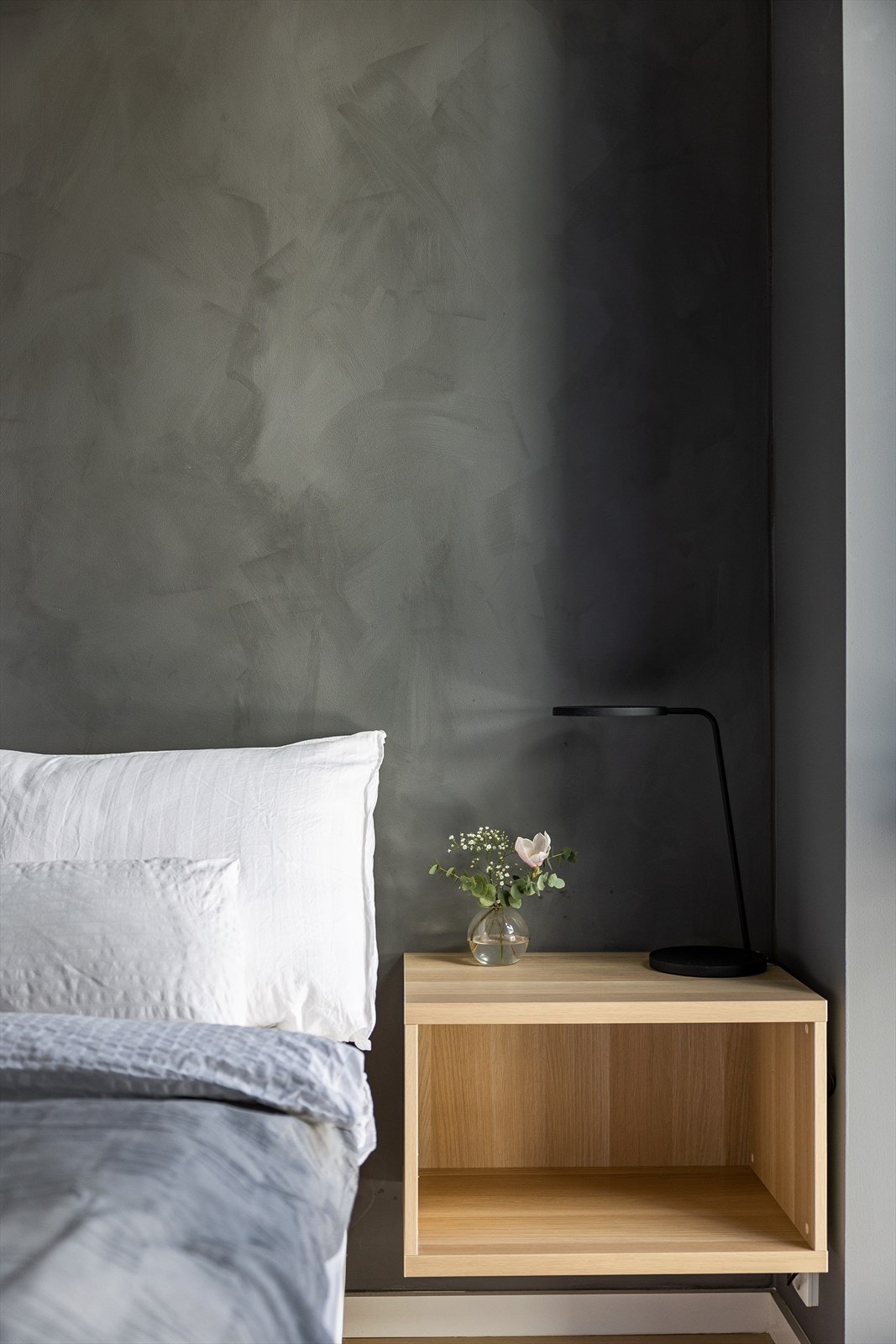 Detaljer fra soverommet. Galleribilde