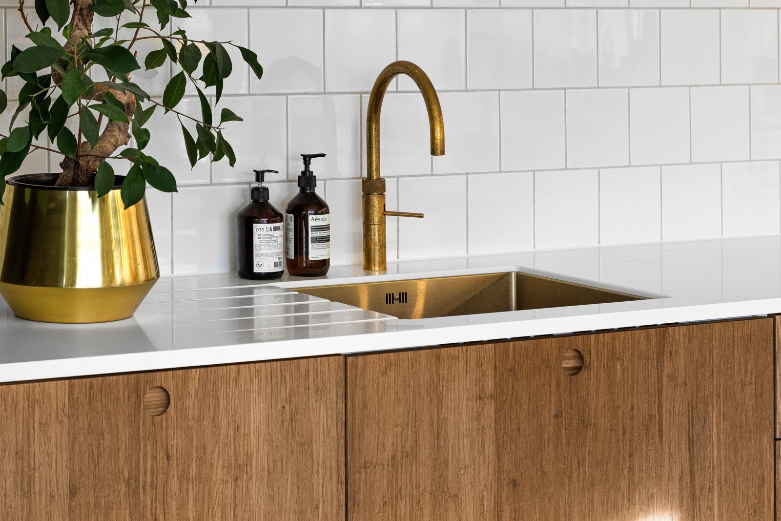 Quooker blandebatteri med kokende vann rett fra kranen Galleribilde