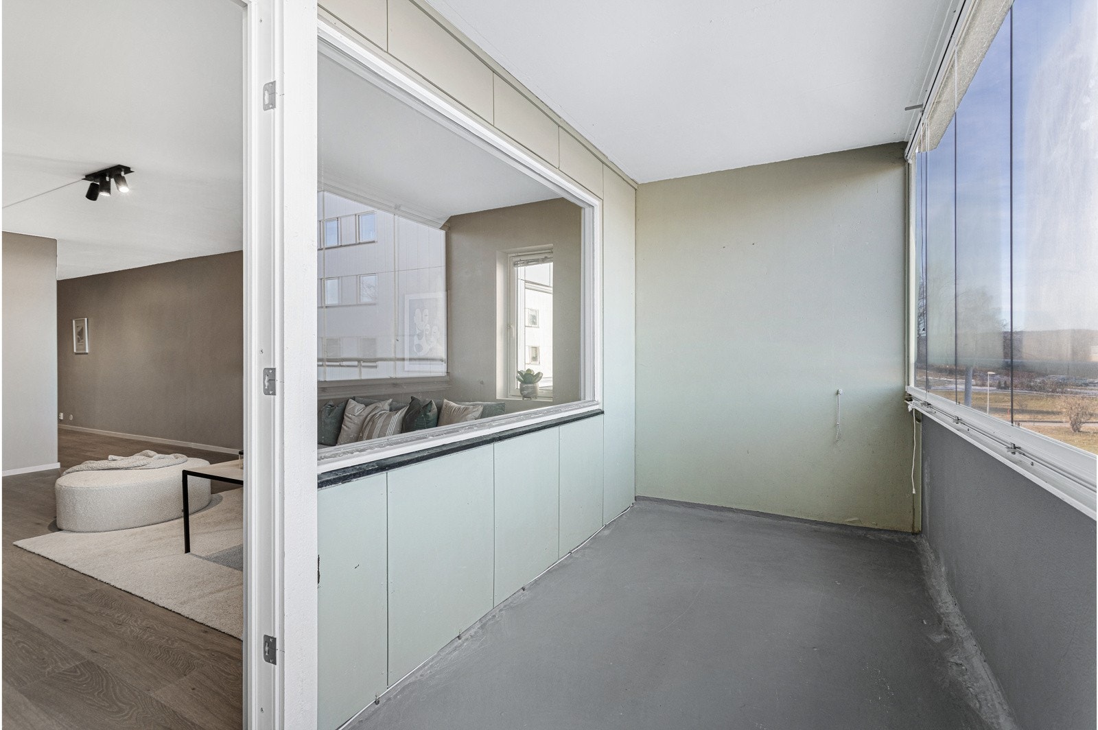 Innglasset balkong. Galleribilde