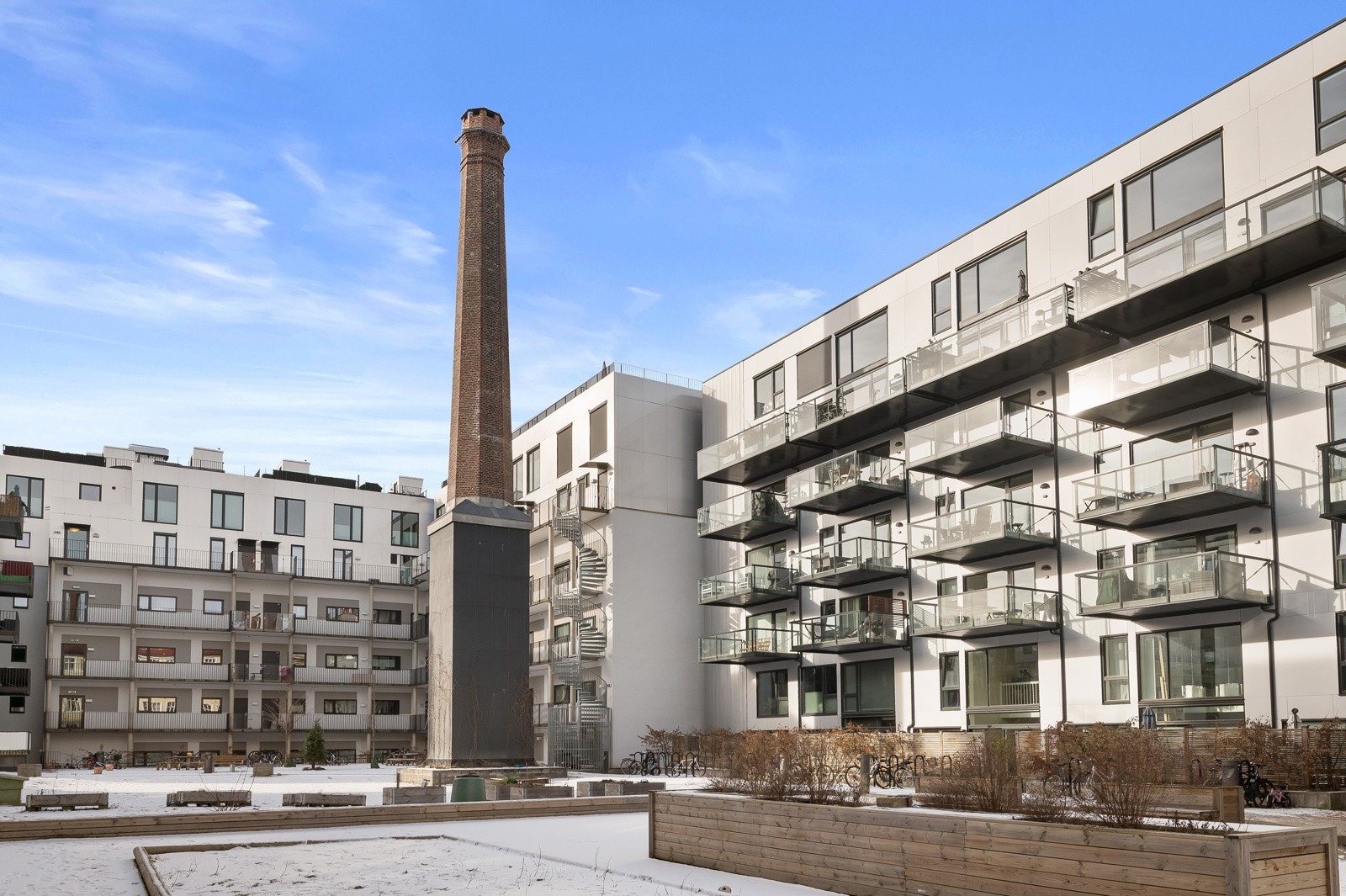 Hyggelig bakgård Galleribilde