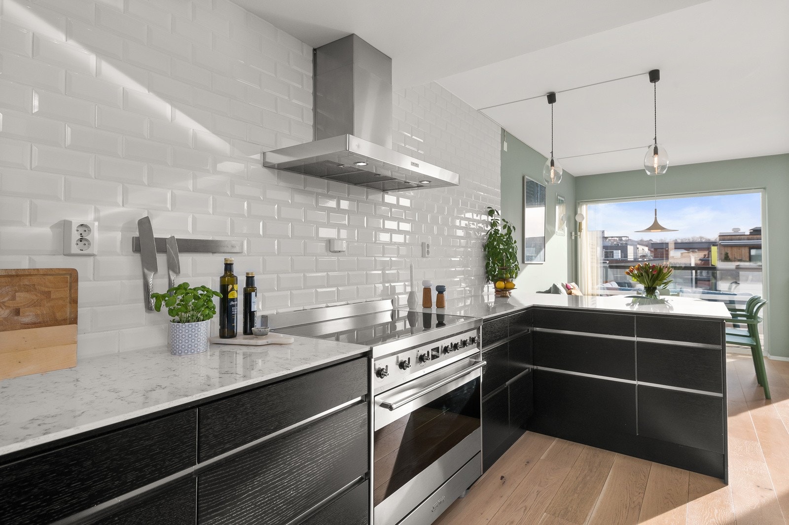 Sosial og åpen kjøkkenløsning Galleribilde