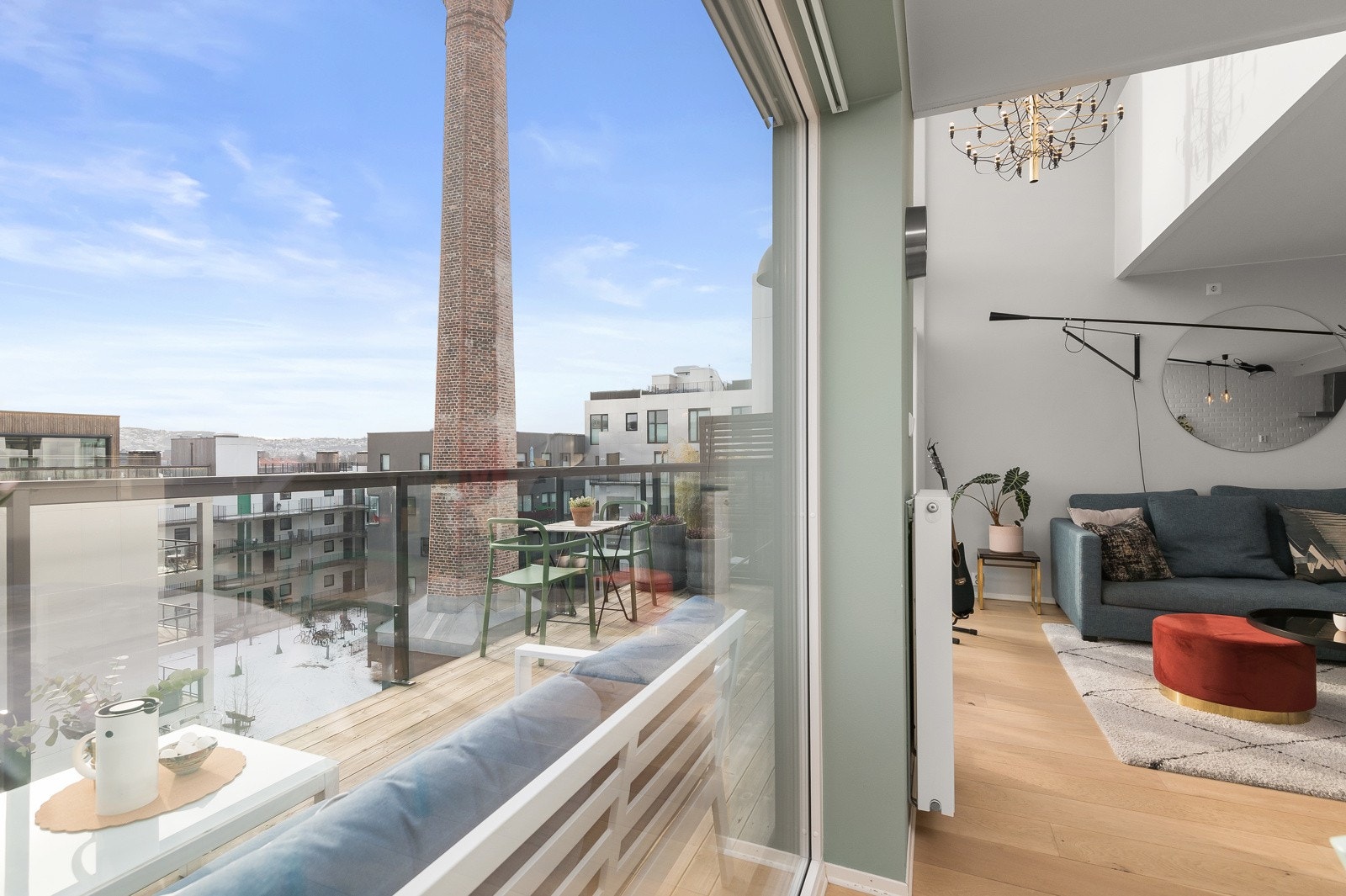 Hyggelig utsyn fra stuen Galleribilde