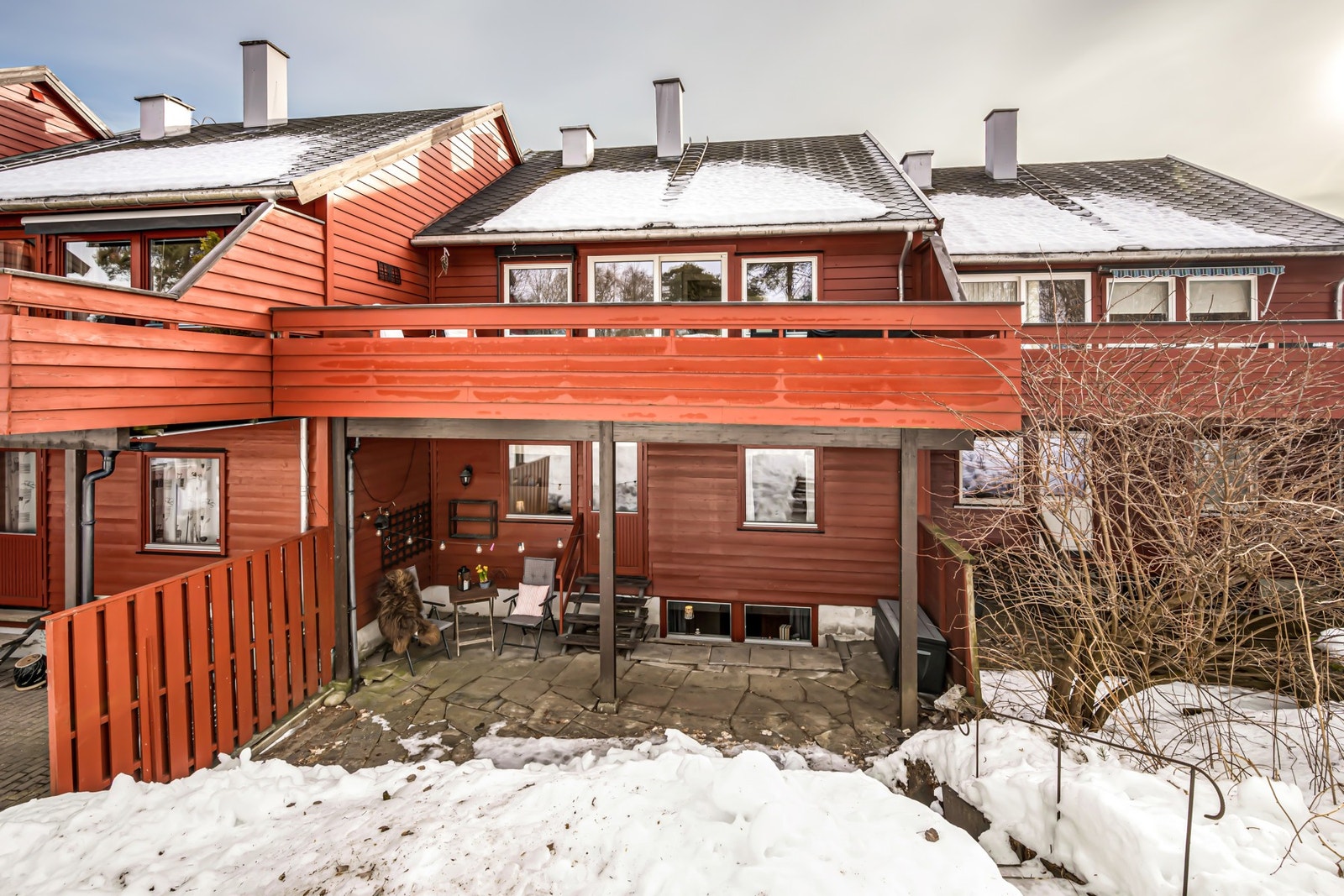 Fasadebilde. Boligen har vært gjenstand for flere oppgraderinger i nyere tid, se annonse/prospekt for liste. Galleribilde