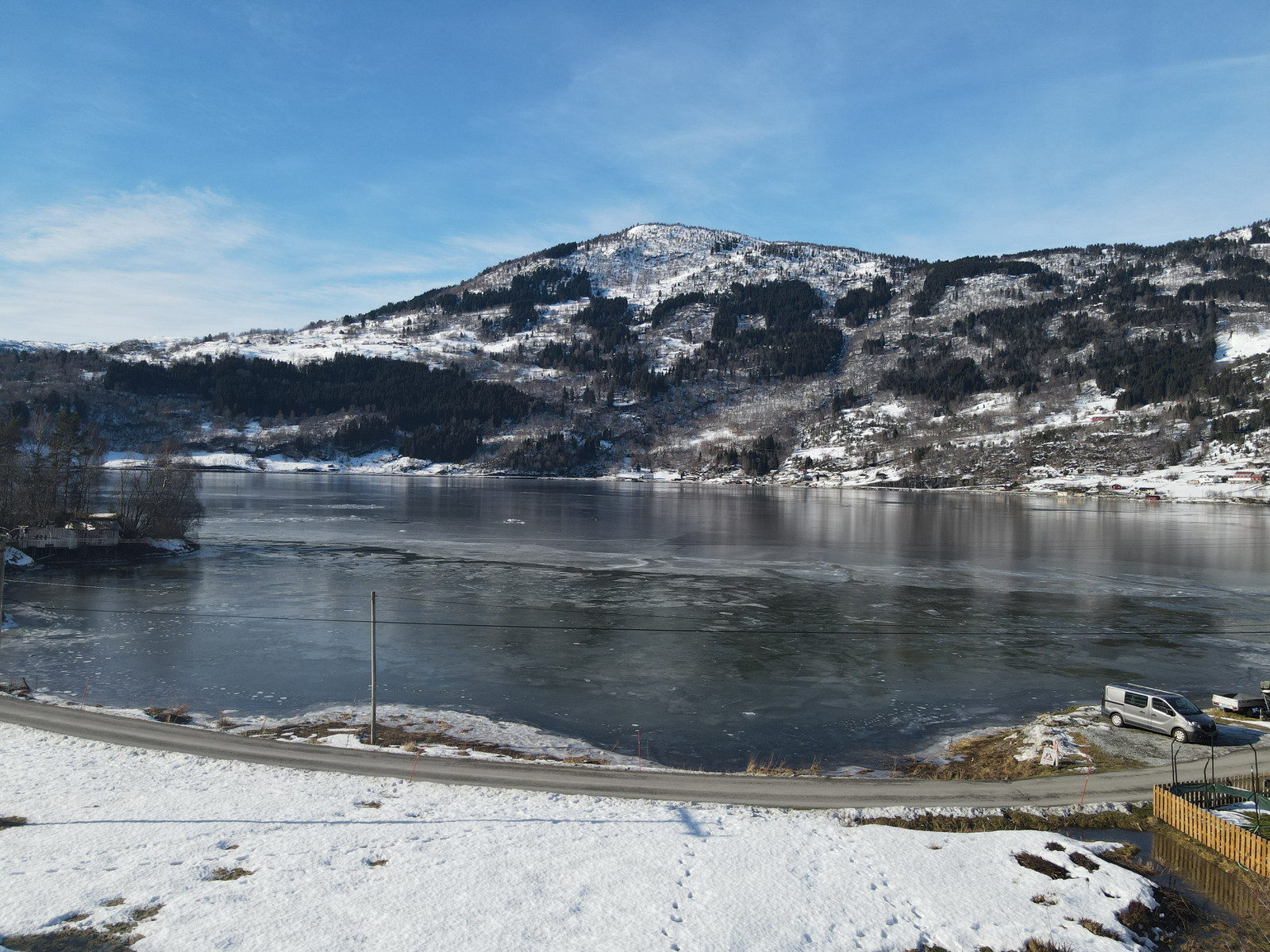 Tomtene har fin utsikt over Barsnesfjorden