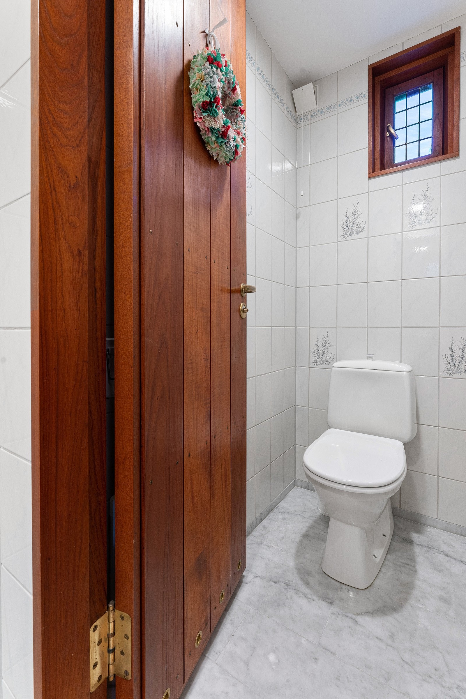 Gjestetoalett med tilknytning fra entré Galleribilde