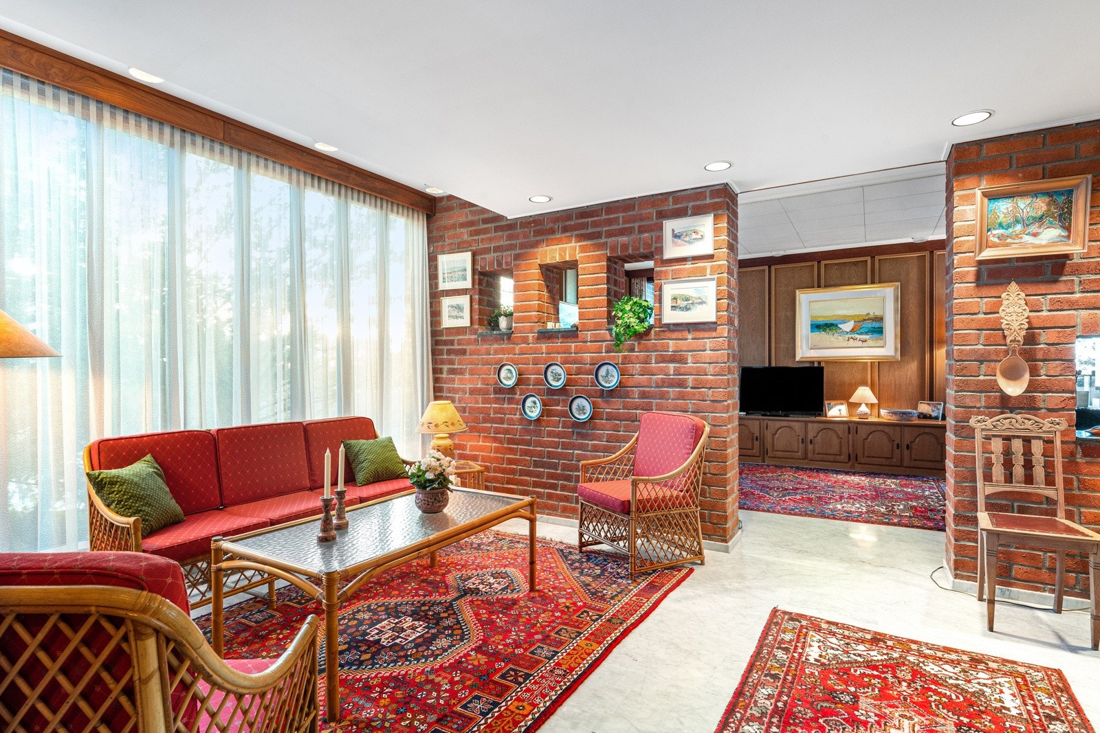 Fra forstue og inn mot TV stue Galleribilde