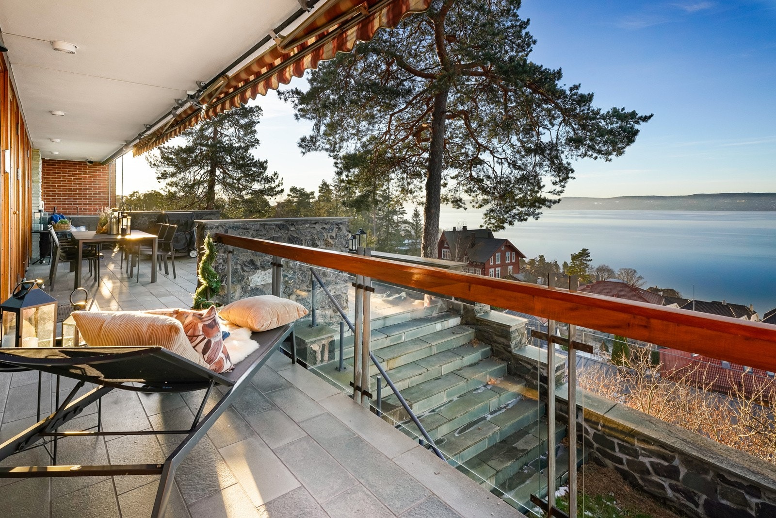 Direkte adkomst også fra spisstue Galleribilde