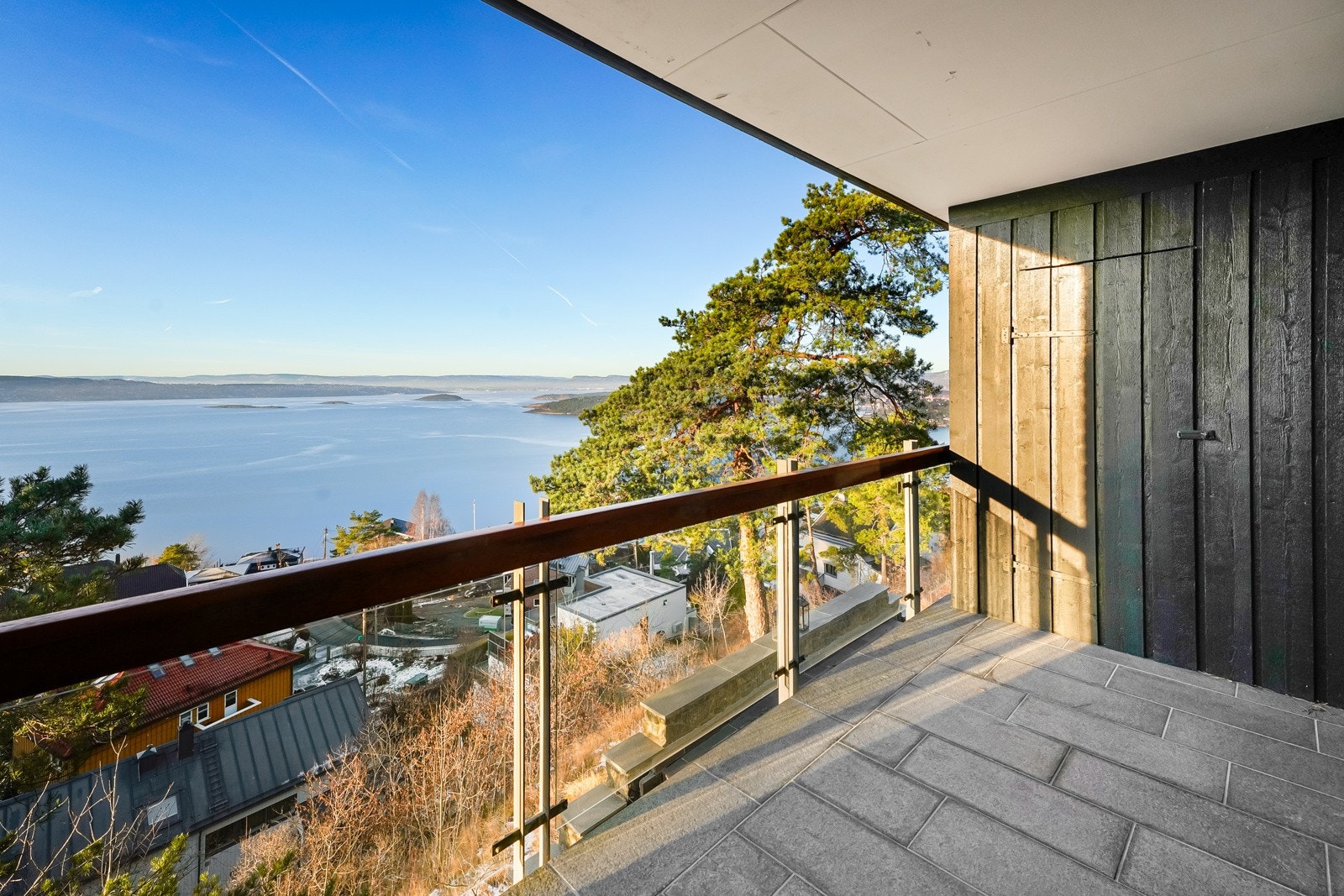 Utsikt fra balkongen i 2 etg Galleribilde