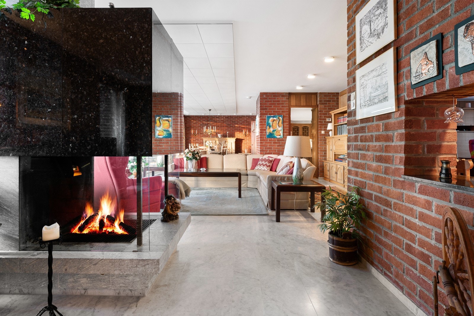 Deilig peis som ligger mellom TV stue og dagligstue Galleribilde