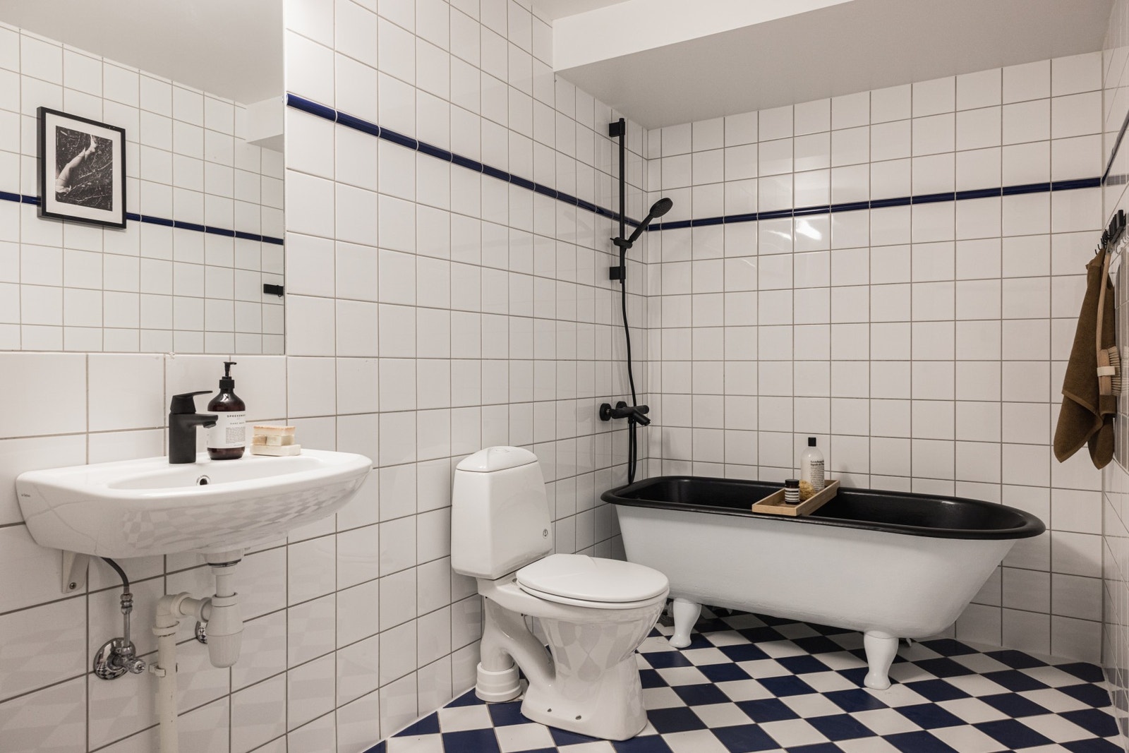 Hovedbadet er romslig og har badekar! Galleribilde