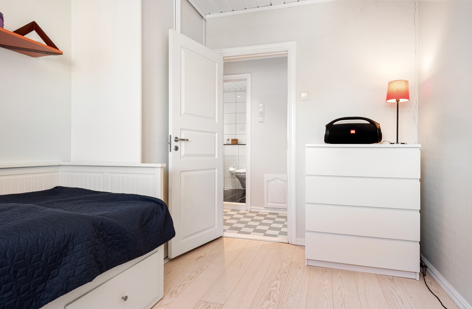 Soverom 2 har flere bruksmulighet og kan være alt fra barnerom, gjesterom eller kontor. Galleribilde