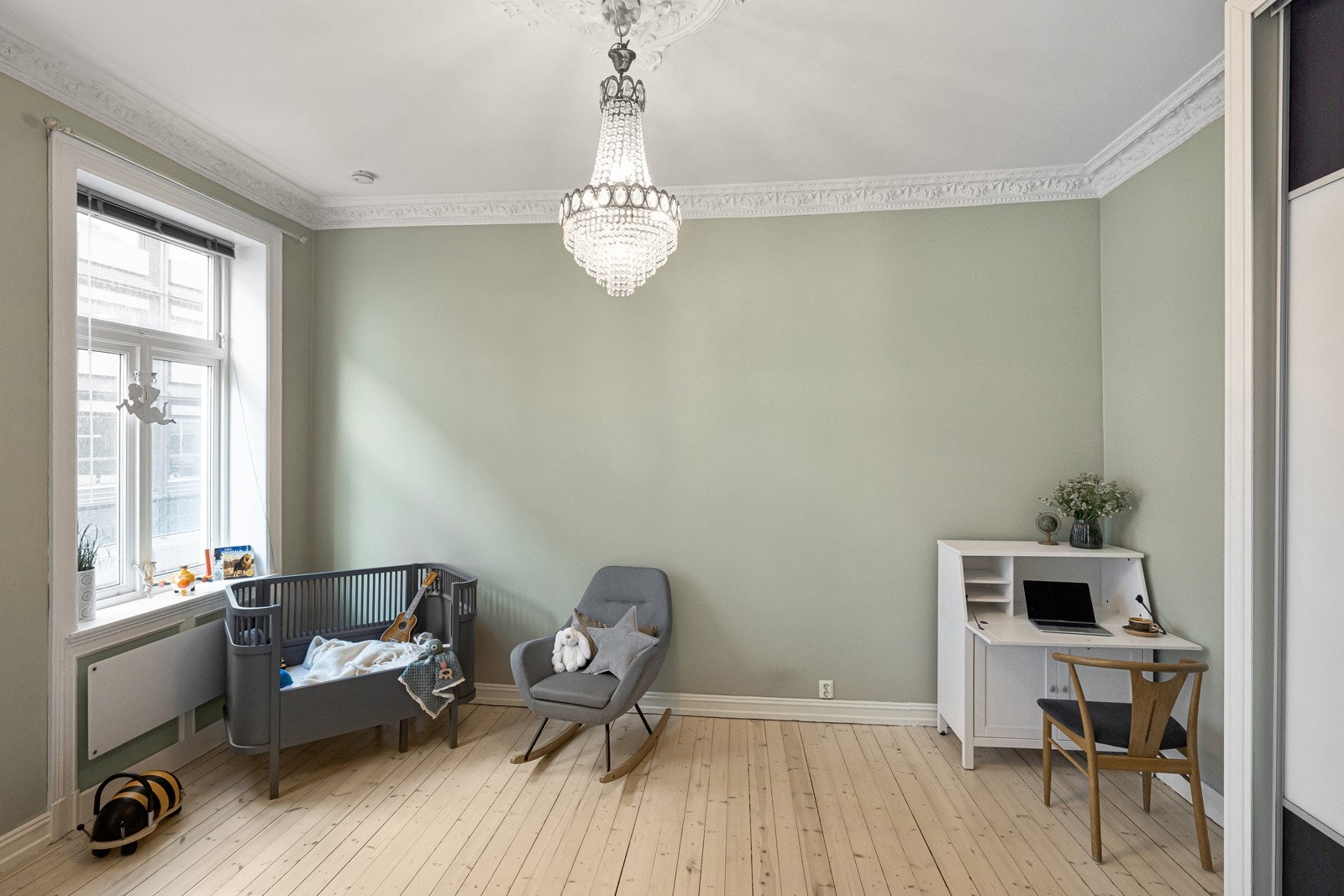 Soverom to er i dag innredet som barnerom og kontor. Galleribilde