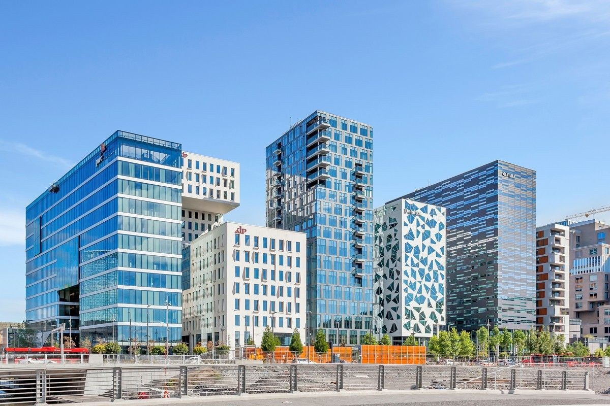 Kort vei til Oslos nyeste bydel Barcode. Barcode har blitt et eldorado for spisesteder, barer og yrende cafèliv. Galleribilde