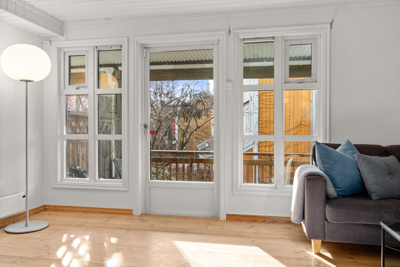 Underetasjen har egen inngang via terrassen Galleribilde