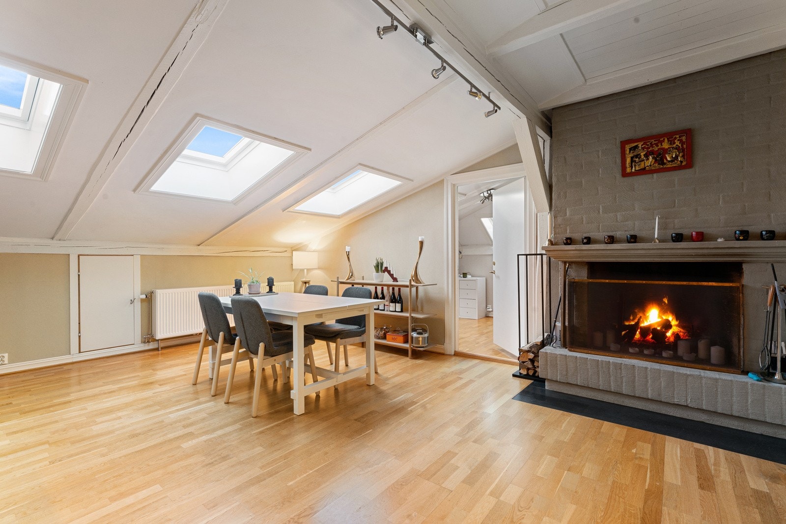 Kjøkken i den ene loftsleiligheten. Galleribilde