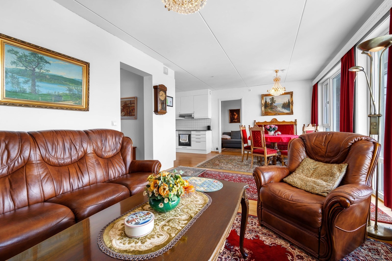 - Det er ingen lån registrert på seksjonen i følge forretningsfører - Galleribilde