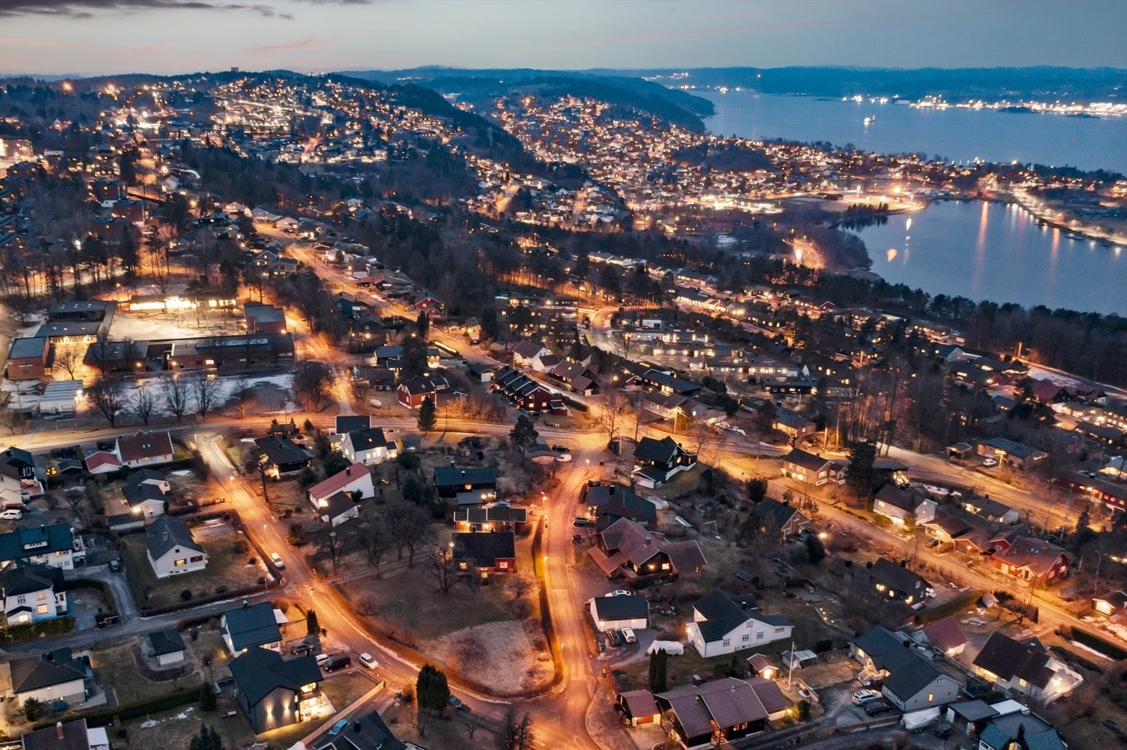 Kort avstand til barneskole med flere aktivitetsmuligheter. Galleribilde