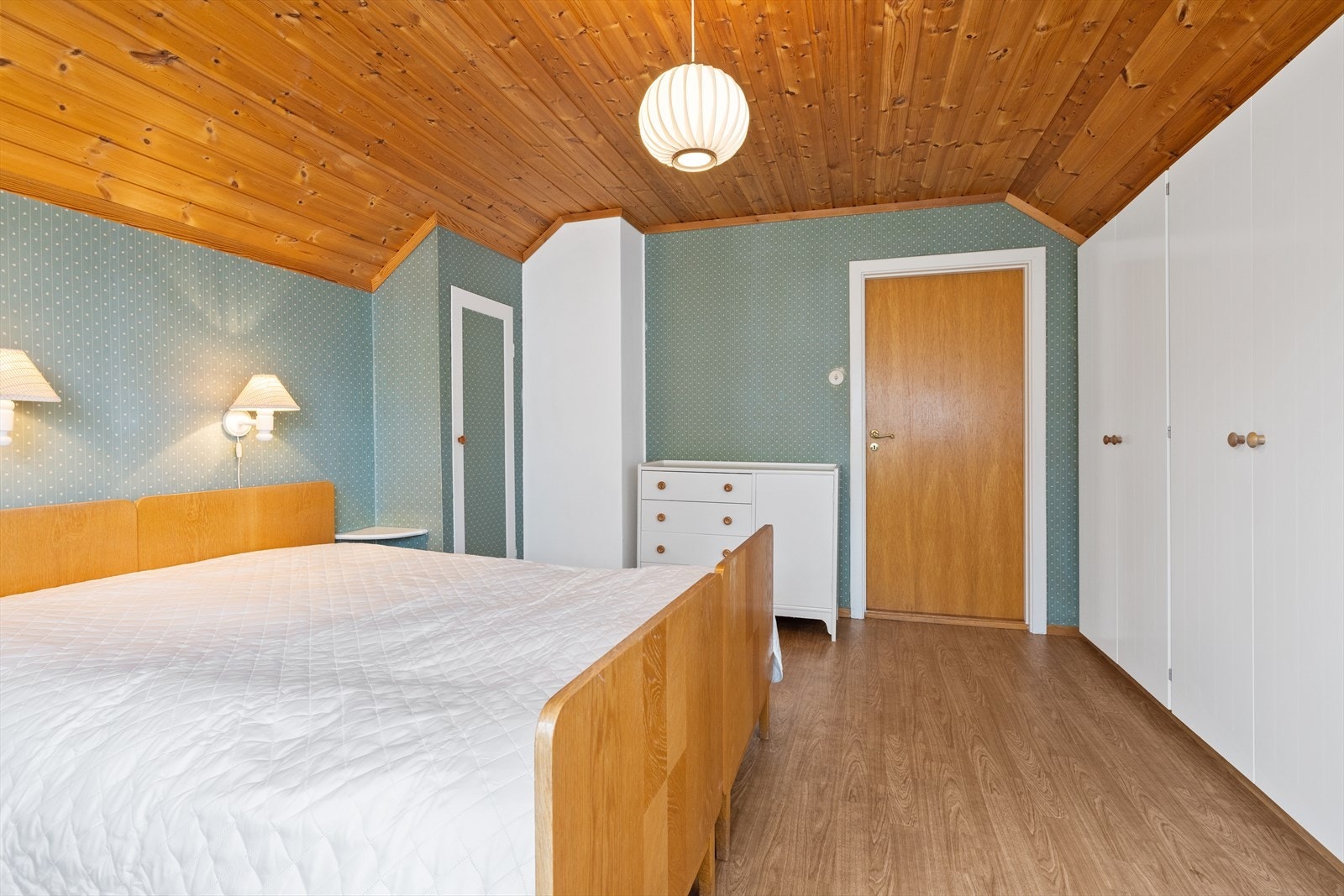 Romslig hovedsoverom. Galleribilde