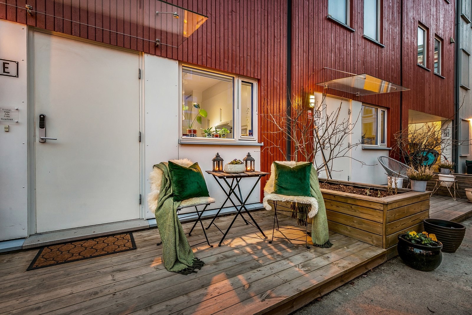 Kveldsstemning fra inngangspartiet. Galleribilde