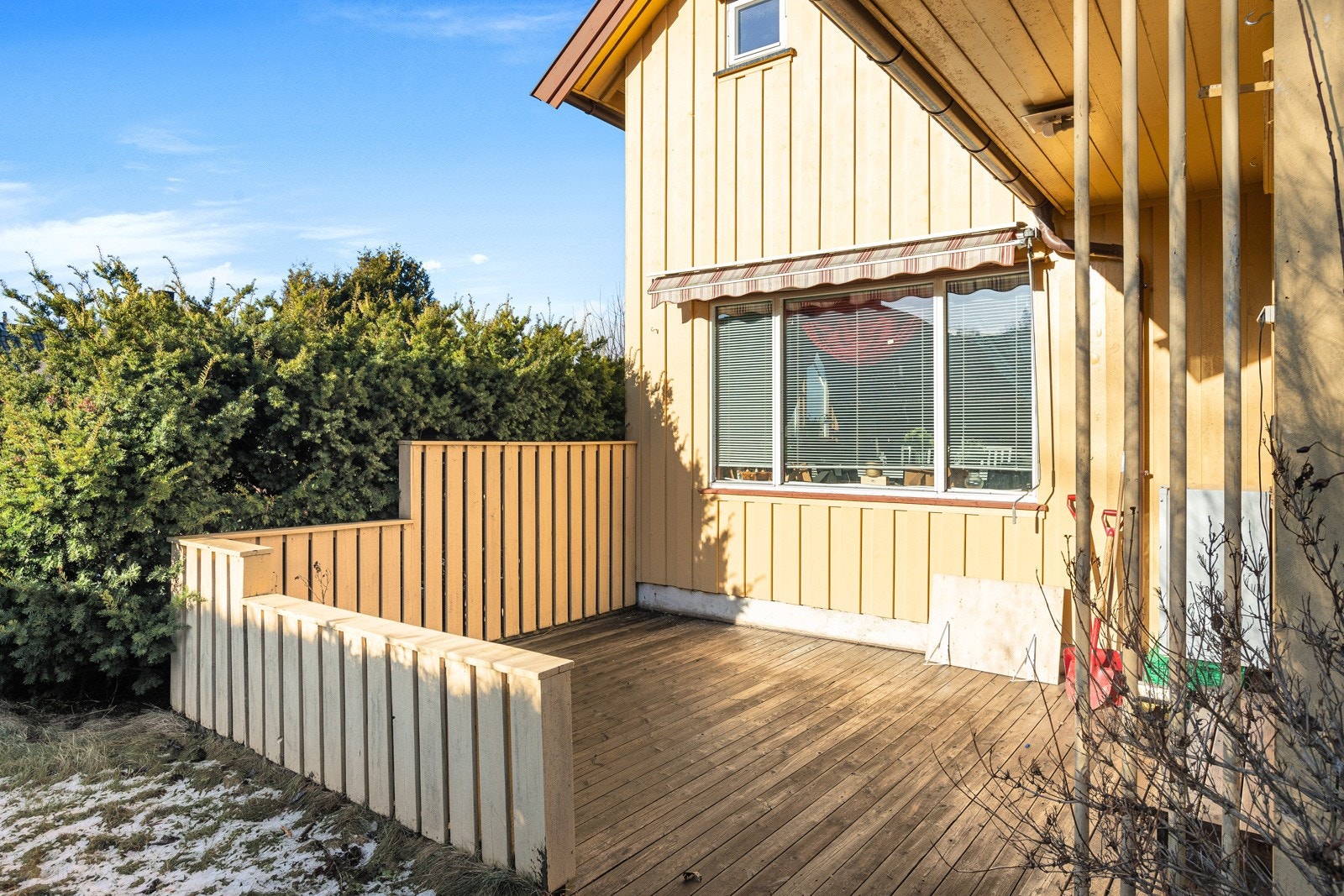 1. etasje har utgang til skjermet terrasse. Galleribilde