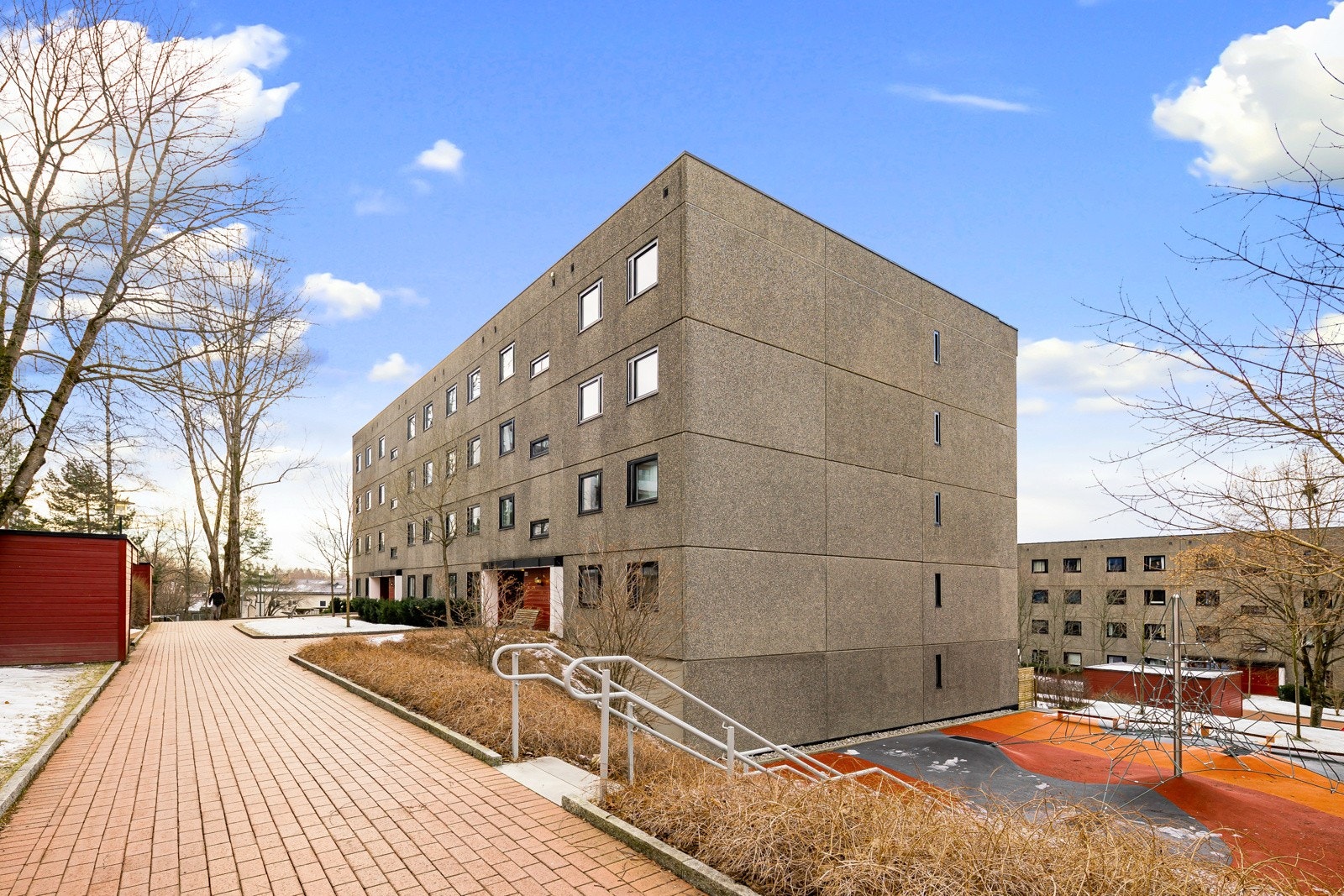 I Hovseterveien 54B bor du i et meget veldrevet borettslag i stille og rolige omgivelser. Borettslaget har bla. nyoppusset treningsrom, snekkerrom, selskapslokaler og gjesteleiligheter beboerne kan benytte seg av. Galleribilde