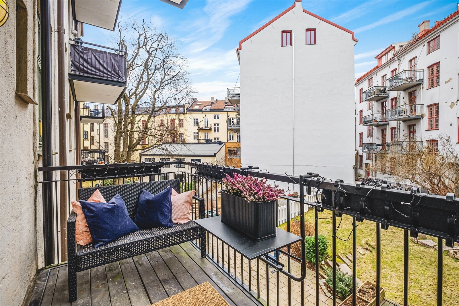 En eksklusiv, klassisk og påkostet leilighet med rolig beliggenhet i stille miljøgate. Galleribilde