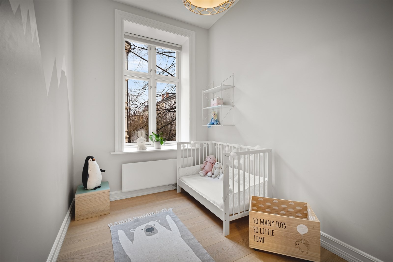 Soverom 2 passer svært godt som barnerom, gjesterom eller hjemmekontor. Galleribilde