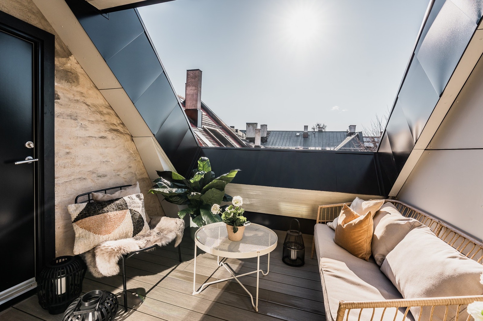 Fantastisk takterrasse på ca. 8,2kvm med gode solforhold. Galleribilde