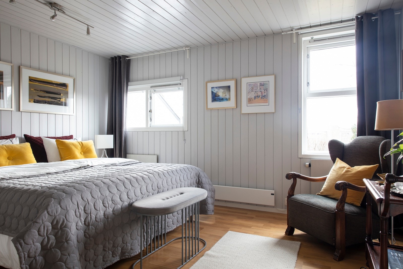 I underetasjen er det et soverom og et "rom benyttet som soverom". Galleribilde