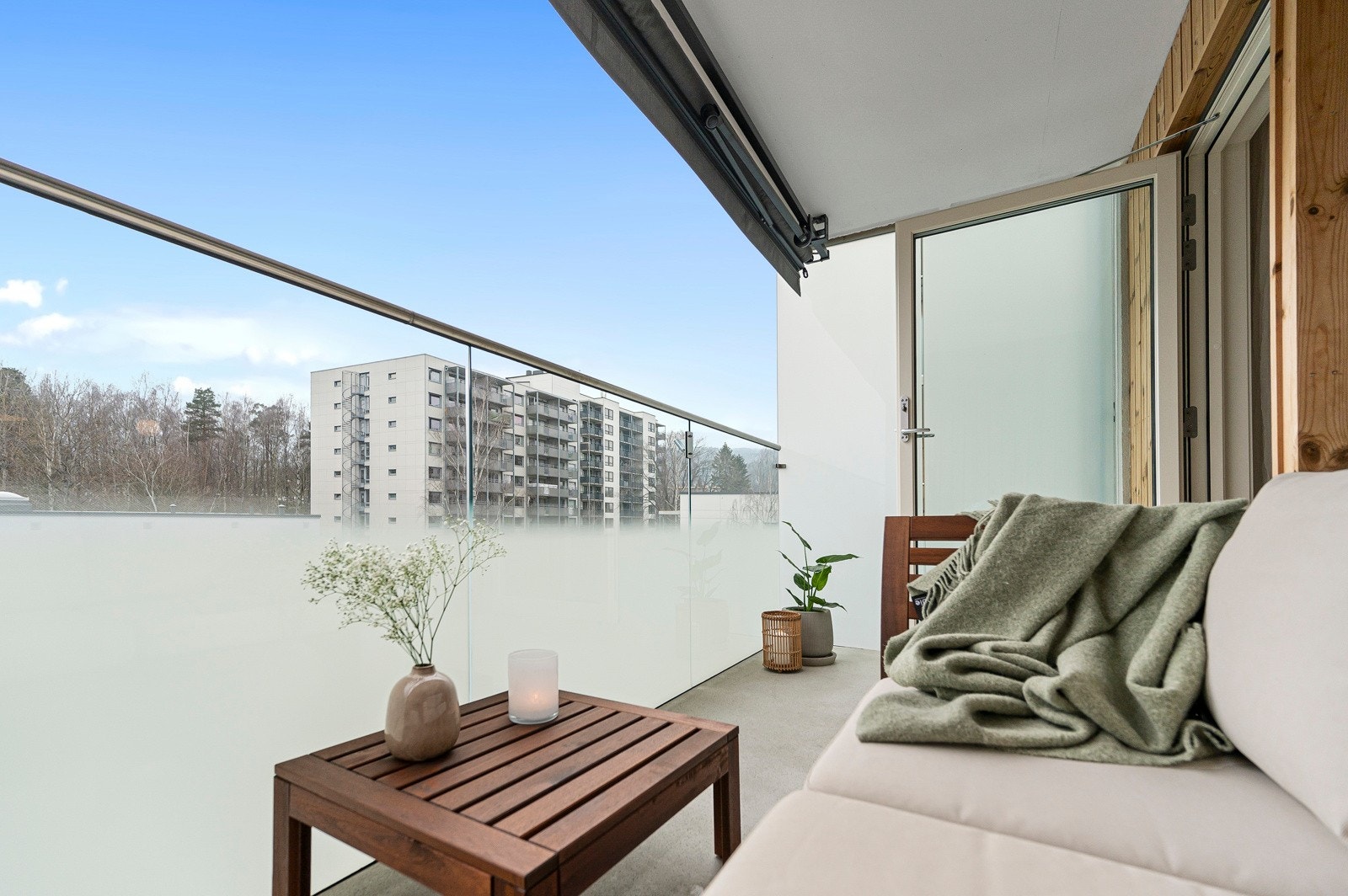 Borettslaget har vært gjennom en prosess med fasaderehabilitering, som har gitt eiendommene et mer moderne preg. Galleribilde