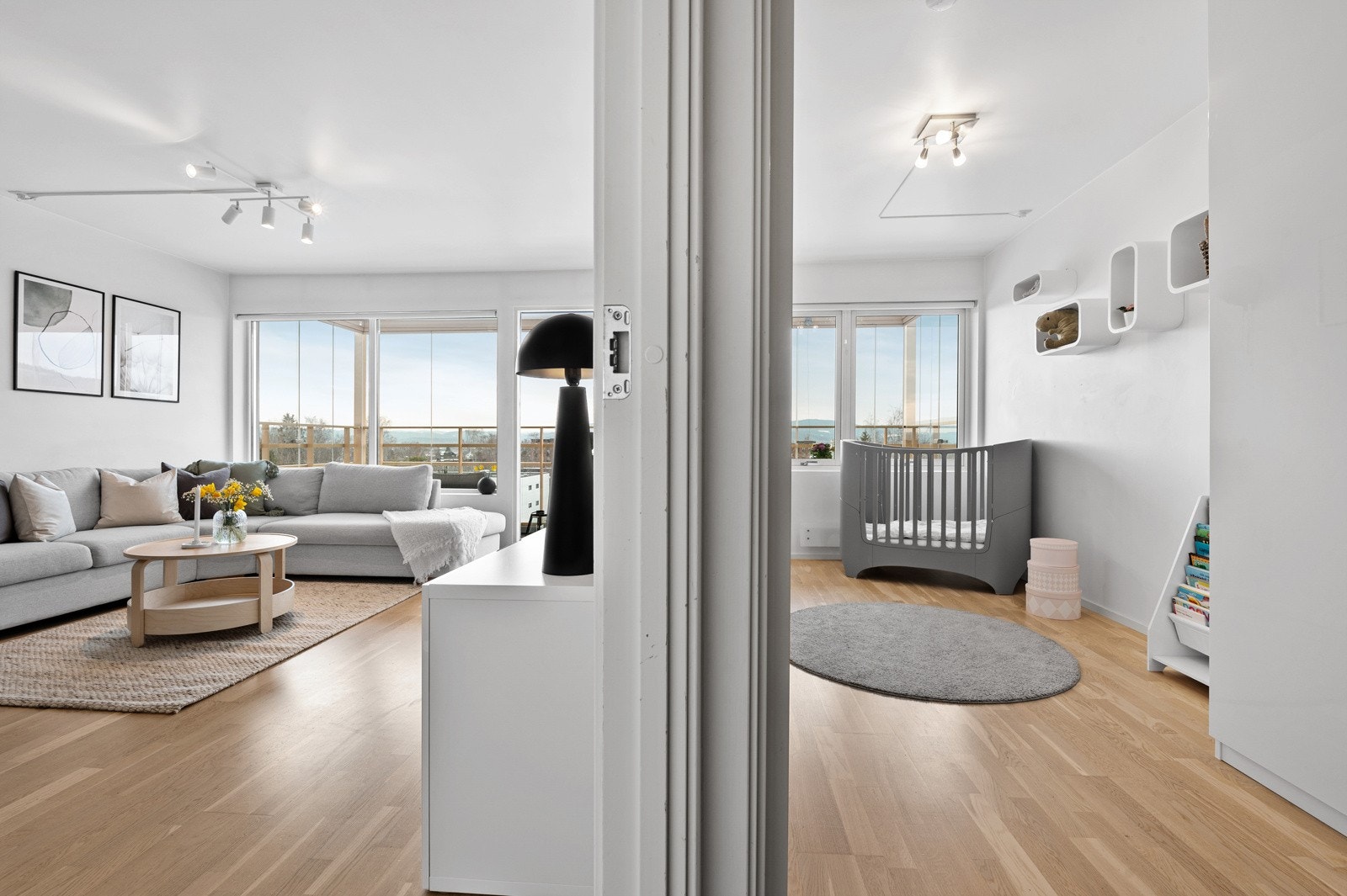 Fra entré videre inn til soverom 2. Galleribilde