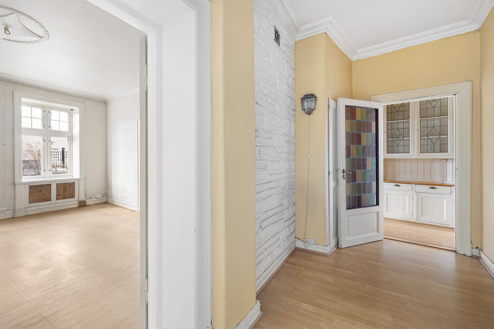 Entré. Galleribilde