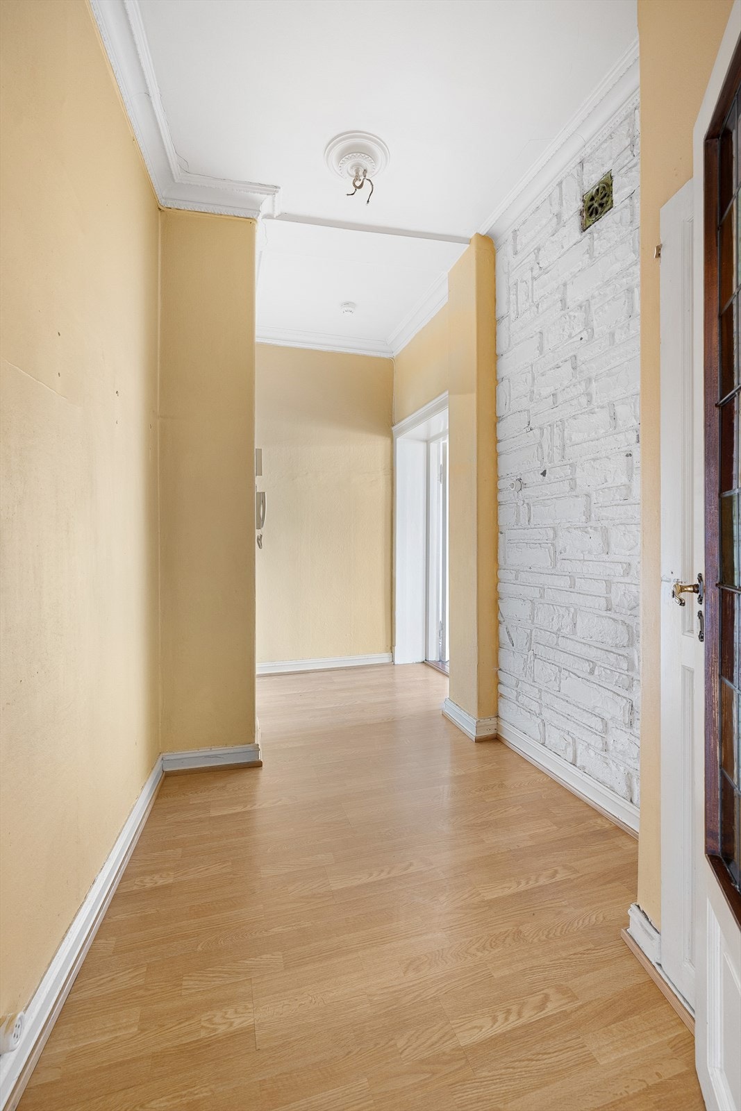 Entré. Galleribilde