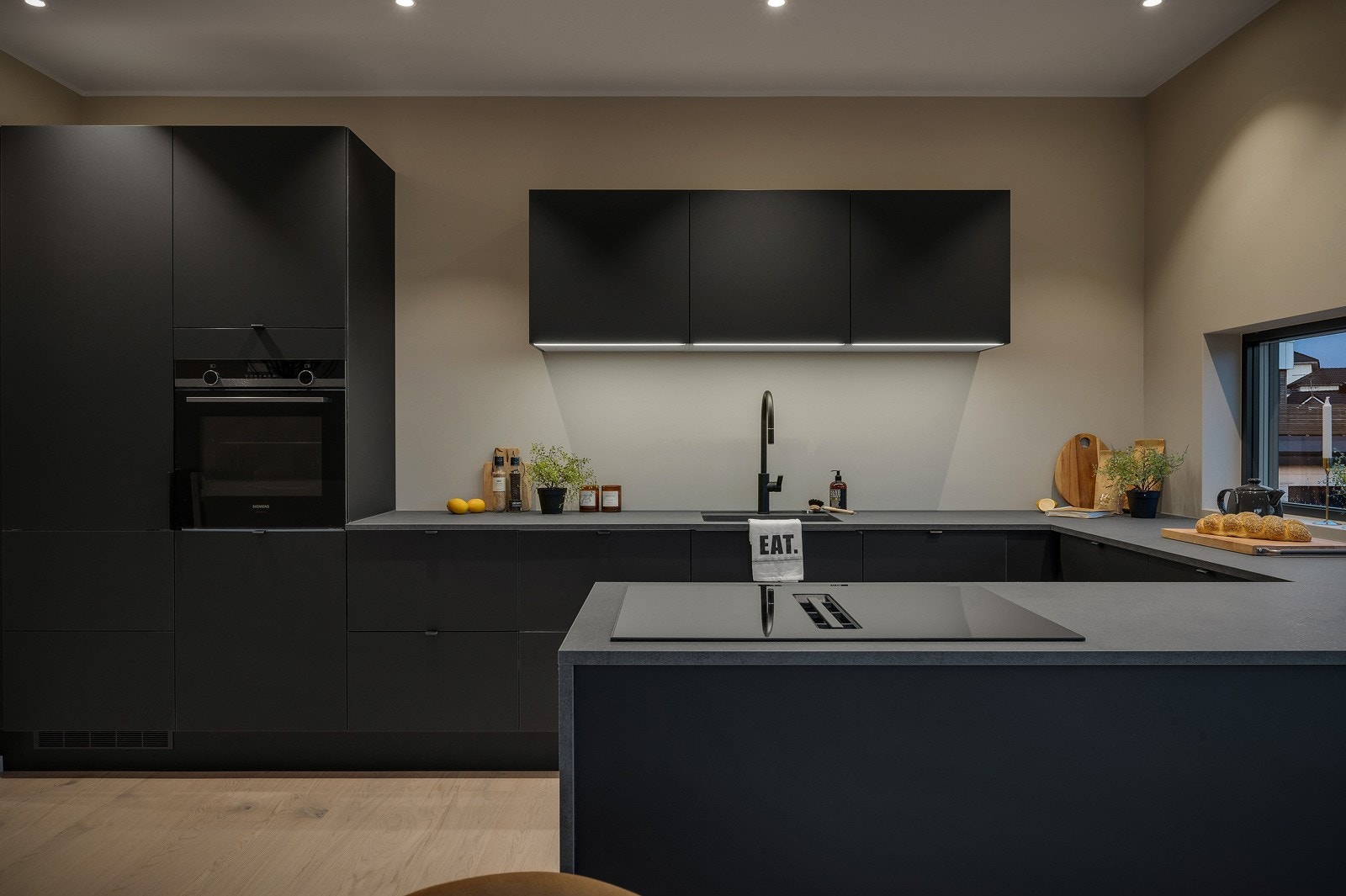 Over- og underskap gir godt med oppbevaringsplass. Galleribilde