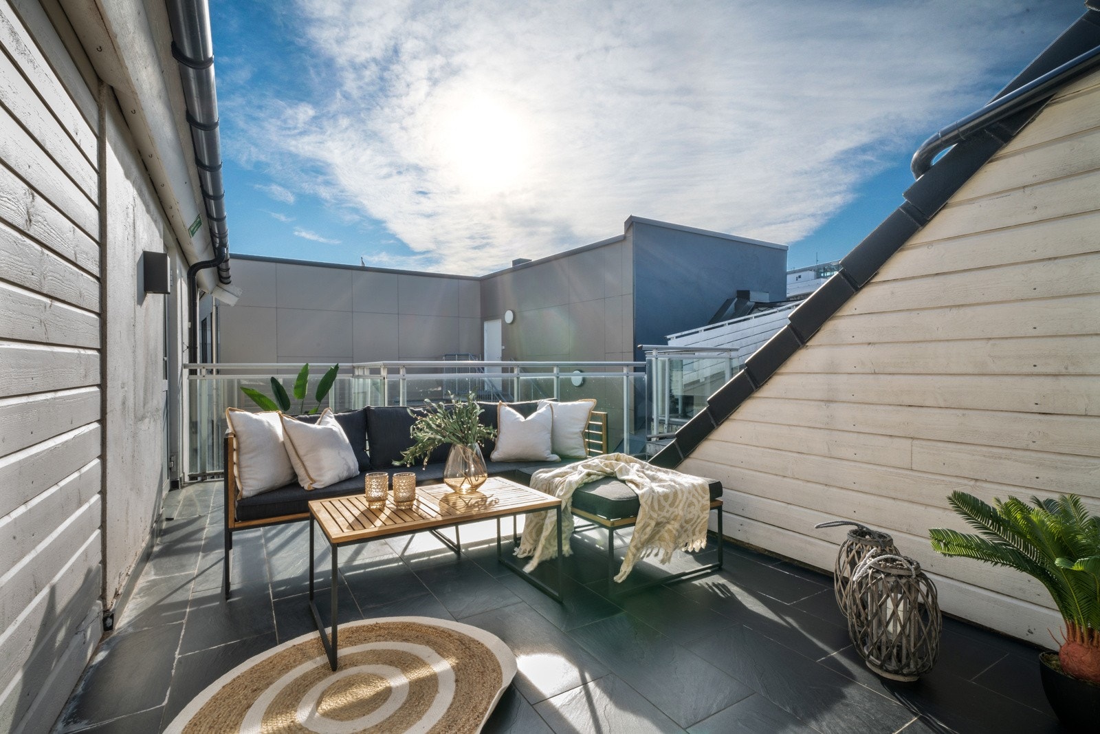 Privatmegleren Vikebø og Jørgensen v/ Endre Bleie Haagensen har gleden av å presentere Jernbanebakken 3 Galleribilde