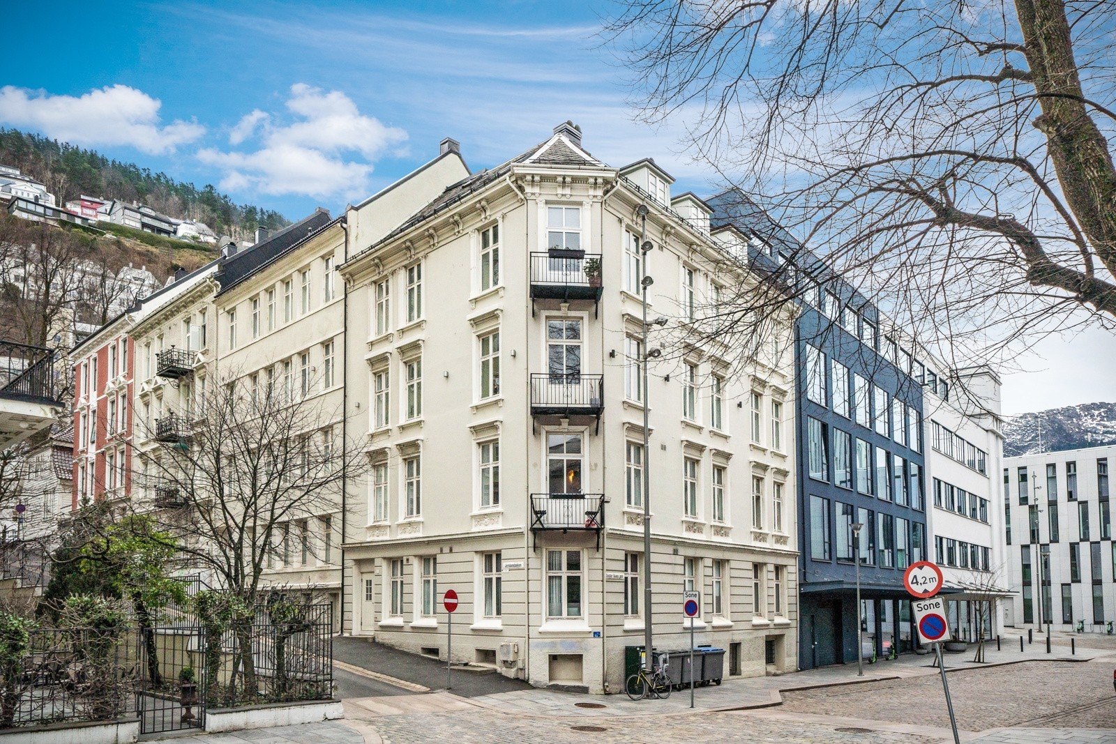 Fasade - Taket nytt i 2020/2021 Galleribilde