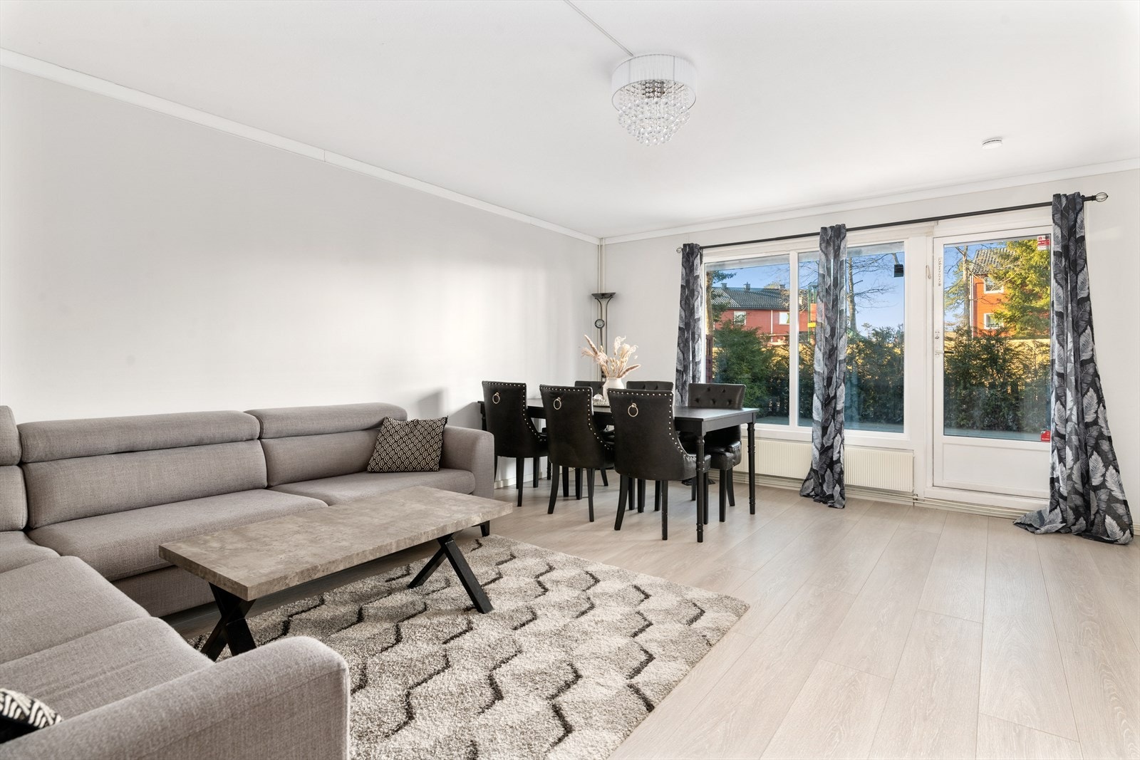 DNB Eiendom ved Ronny Skjedsvoll Strøm har gleden av å ønske velkommen til en hyggelig visning i Rugdeberget 14! Galleribilde