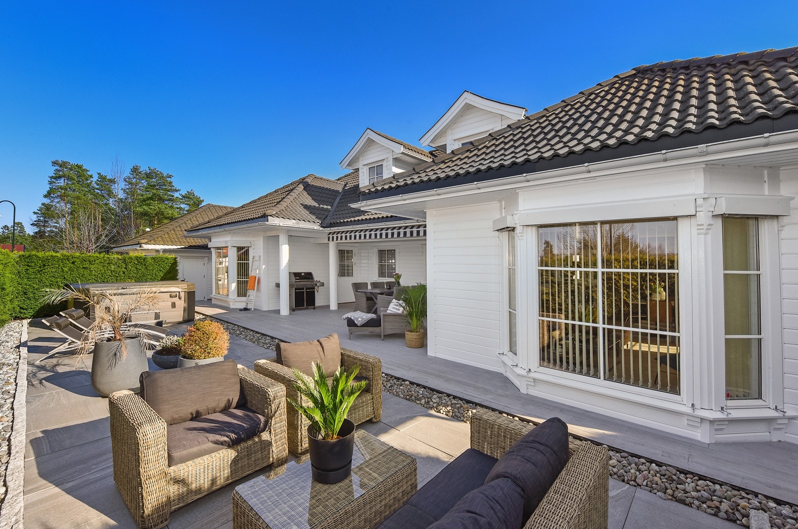 Uteområdene fremstår som eksklusive og lettstelte Galleribilde