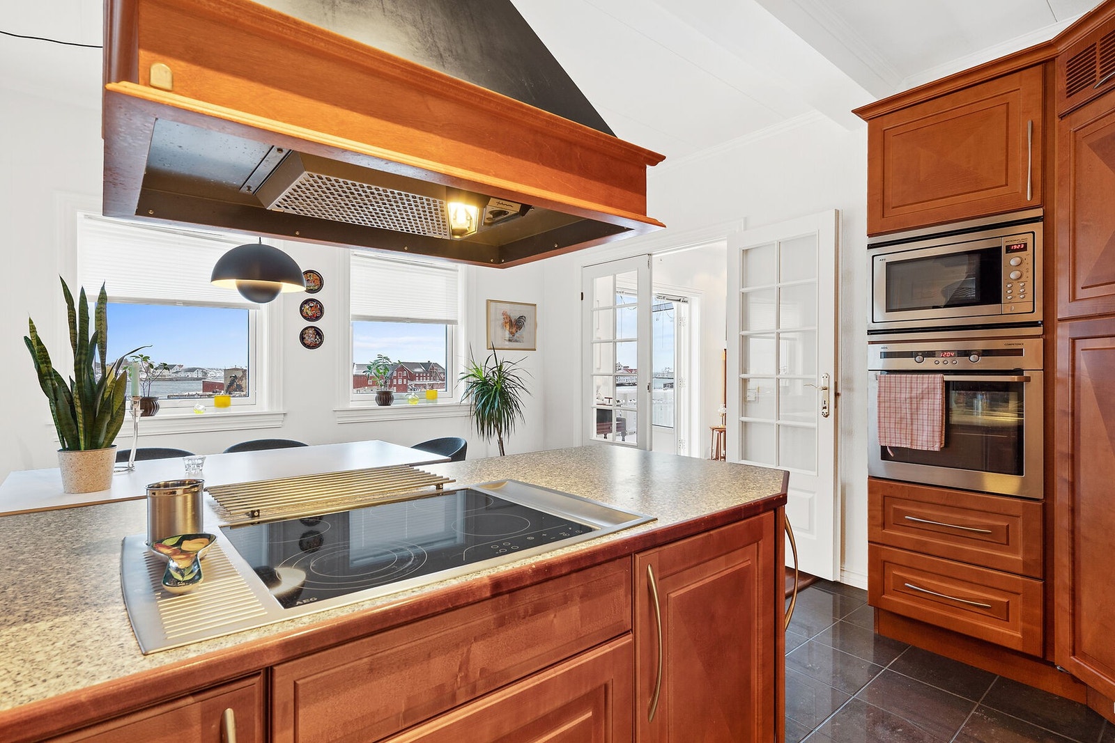 Romslig og meget pent kjøkken Galleribilde