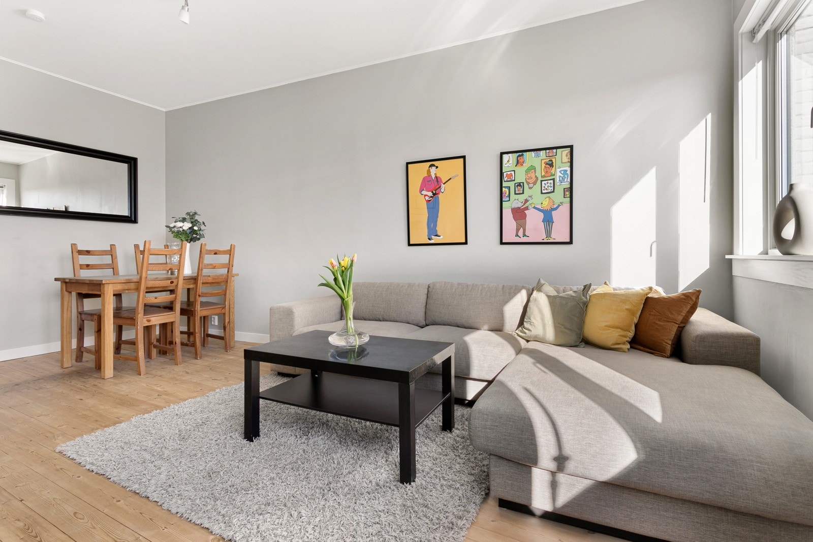 Stue / spiseplass. Galleribilde