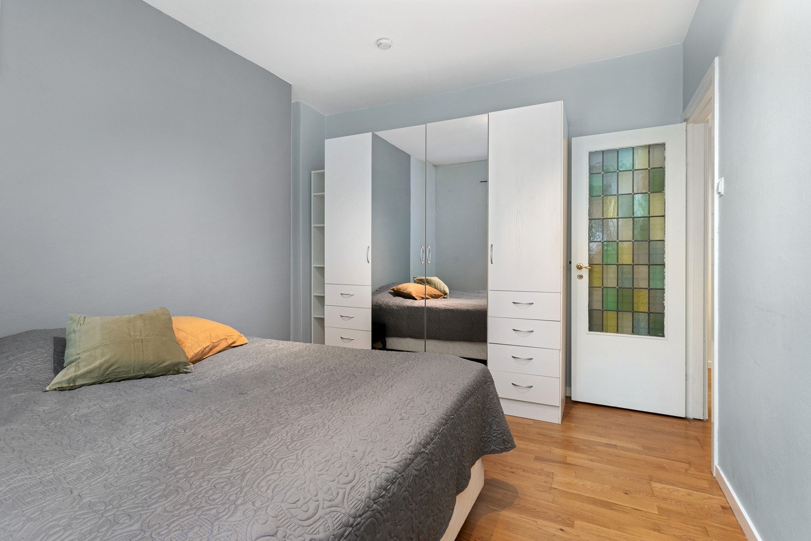 God plass til garderobe. Galleribilde