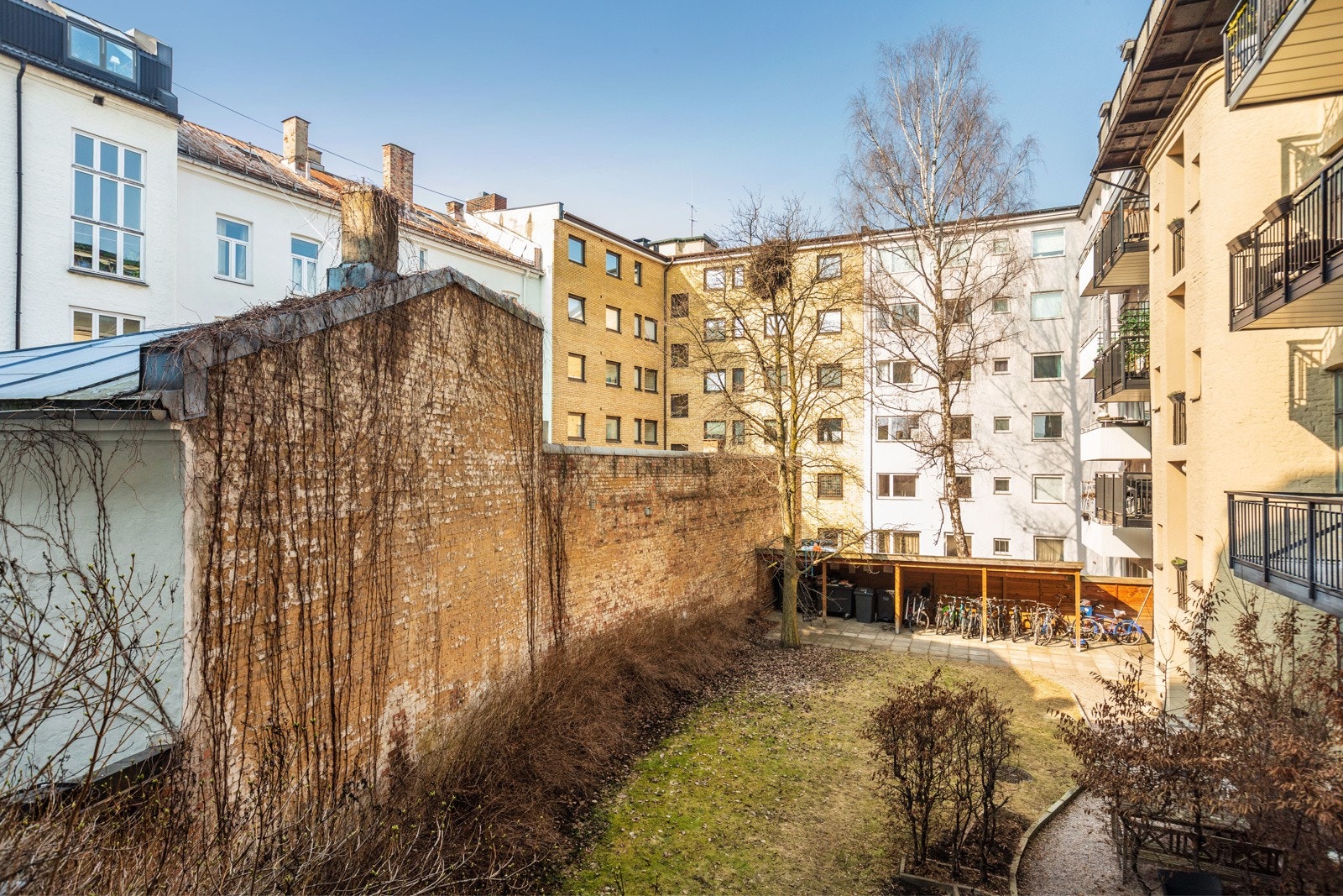 Utsyn fra balkong. Galleribilde