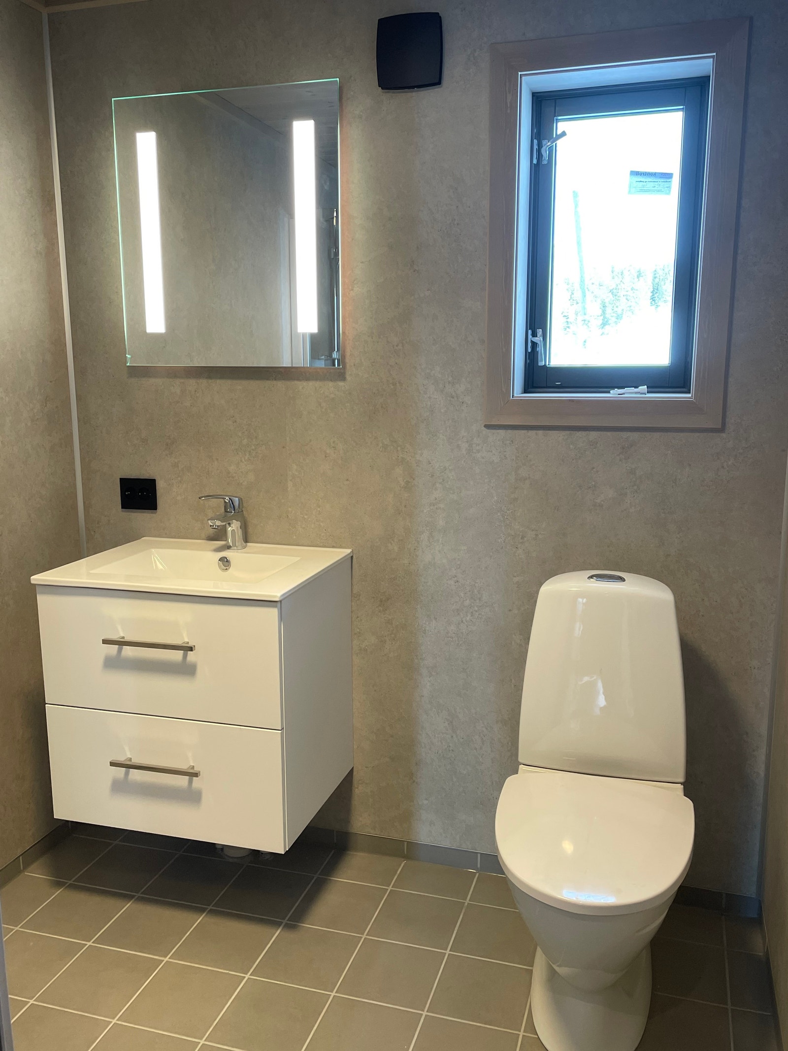 Bad - Illustrasjonsbilde av tilsvarende hyttemodell Galleribilde