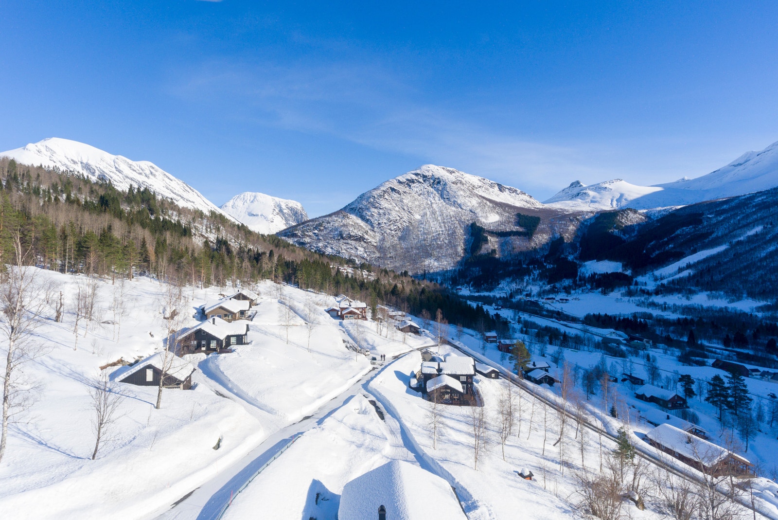 Stordal og Stranda er stader like i nærleiken som har alpinanlegg Galleribilde