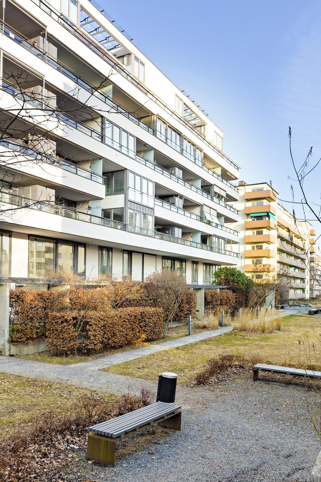 Herlig beliggenhet i grønne og rolige omgivelser samtidig som det er kort gange til Bogstadveien og alt Majorstuen har å tilby Galleribilde